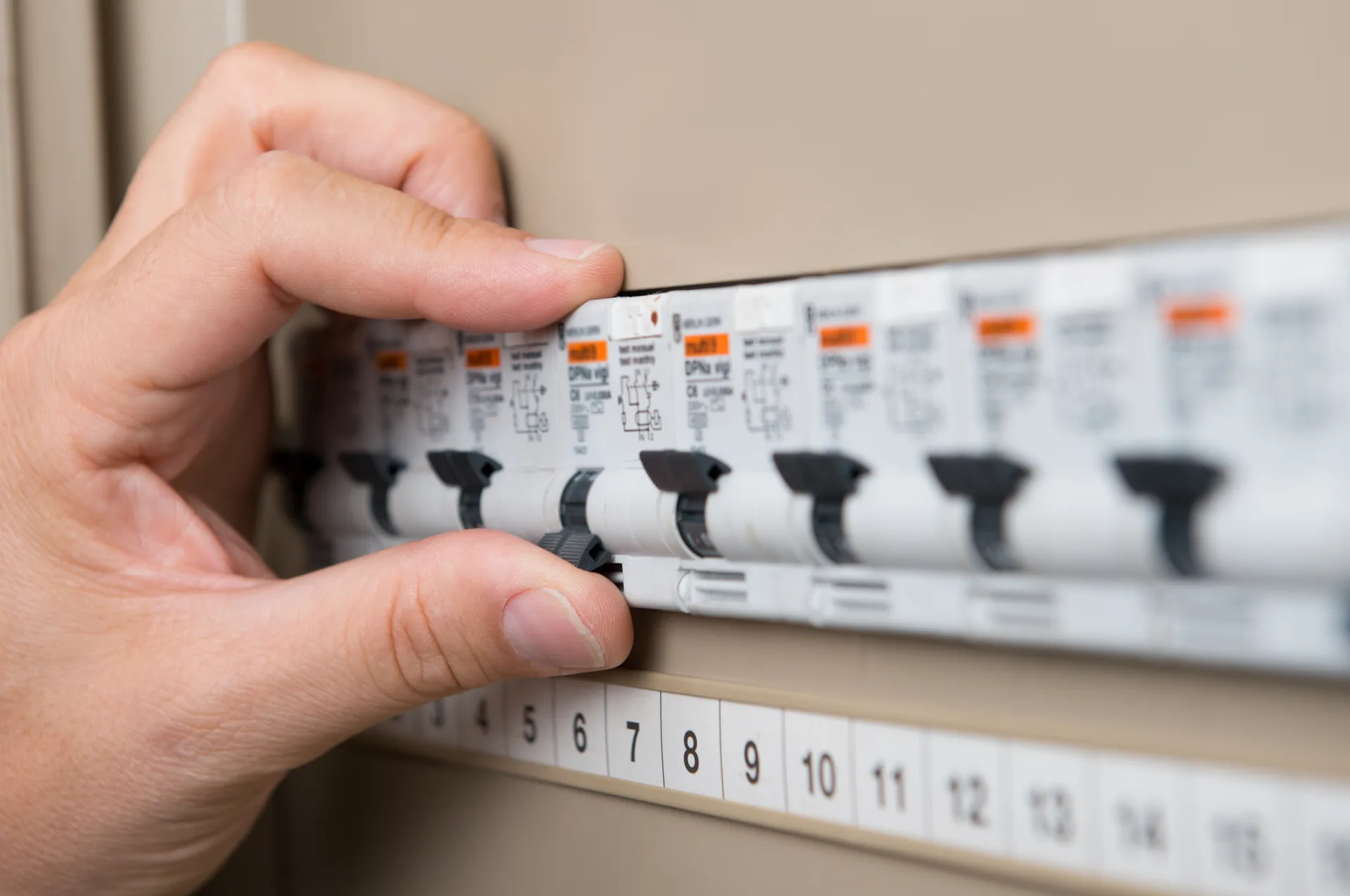 Electrician Lisarow, licensed electricians serving Lisarow